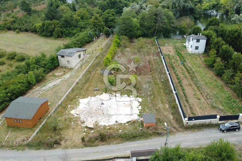 Şile Kurfallı'da Dere Kenarında 1.448 m² Tarla Yol-Su-Elektrik