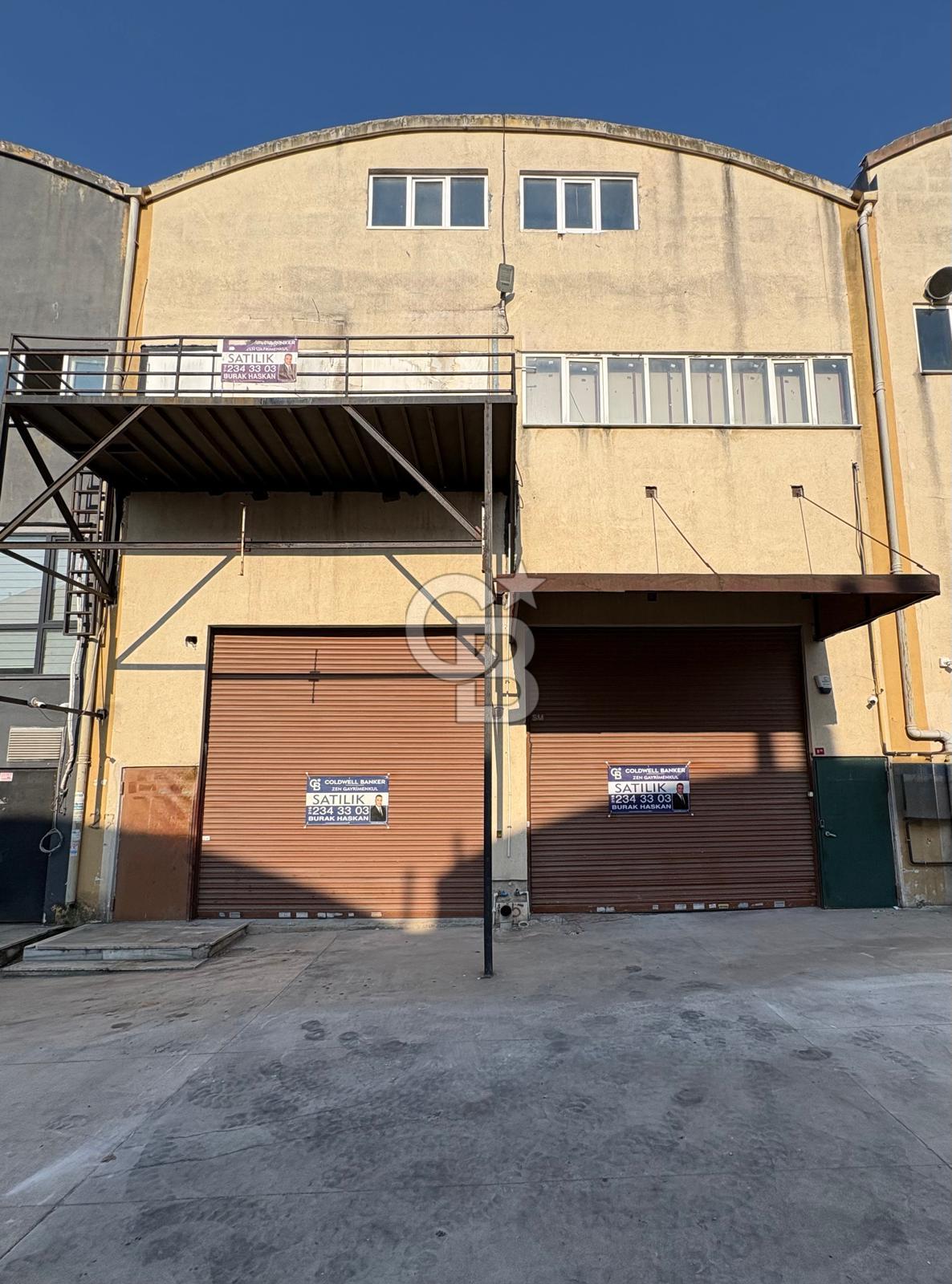 Sultanbeyli Aytop Gıda Sitesi'nde Net 950 m2 Satılık 4'er Katlı Dubleks Bina