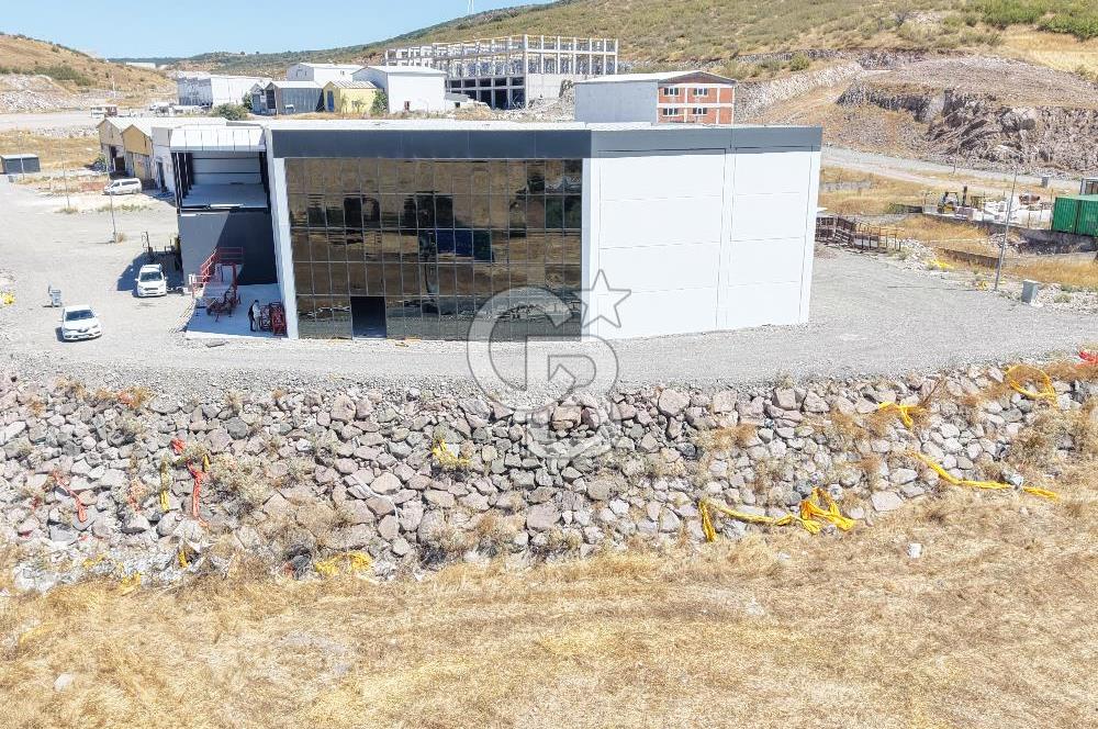 CB KİNG'DEN ATATEPE SANAYİ SİTESİ'NDE 1050m² KİRALIK İŞ YERİ