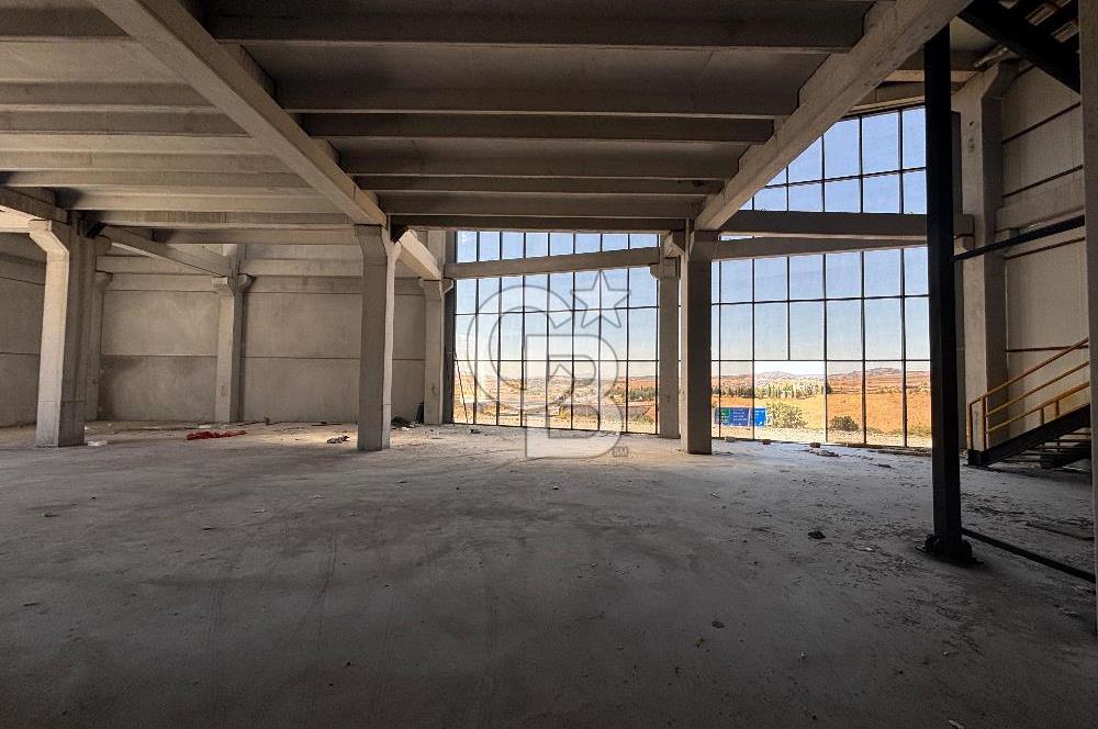 CB KİNG'DEN ATATEPE SANAYİ SİTESİ'NDE 1050m² KİRALIK İŞ YERİ