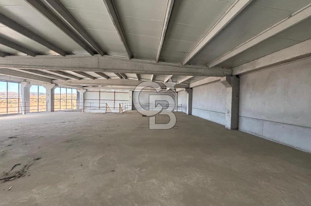 CB KİNG'DEN ATATEPE SANAYİ SİTESİ'NDE 1050m² KİRALIK İŞ YERİ