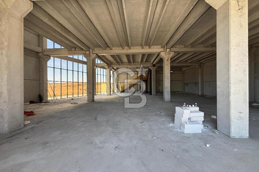 CB KİNG'DEN ATATEPE SANAYİ SİTESİ'NDE 1050m² KİRALIK İŞ YERİ