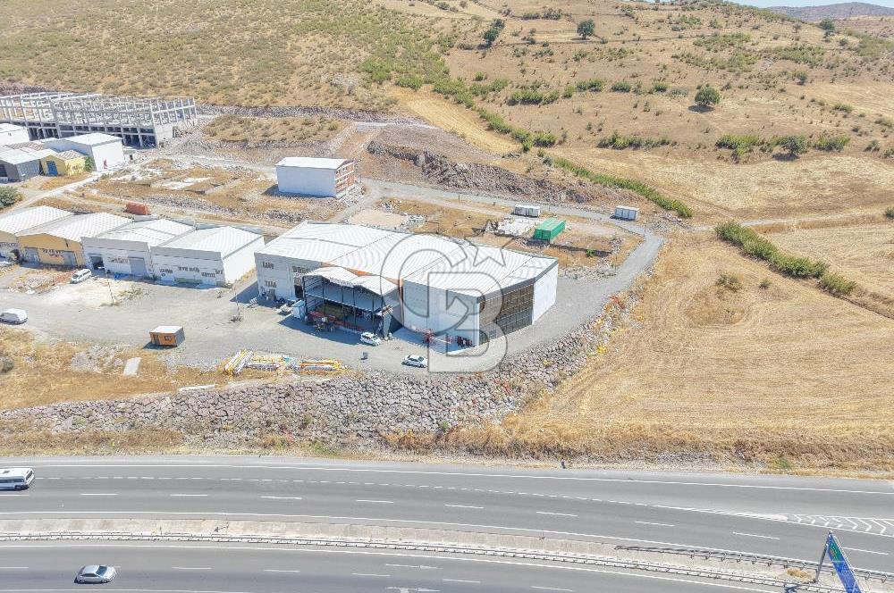 CB KİNG'DEN ATATEPE SANAYİ SİTESİ'NDE 1050m² KİRALIK İŞ YERİ