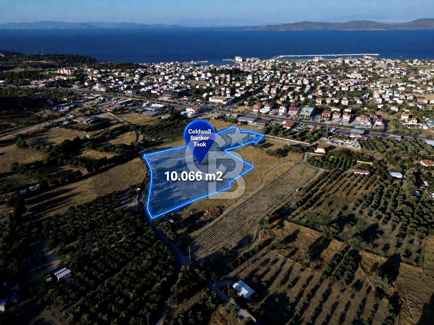 Karaburun Mordoğan'da Yola 100m Cepheli 10.066 m2 Satılık Tarla
