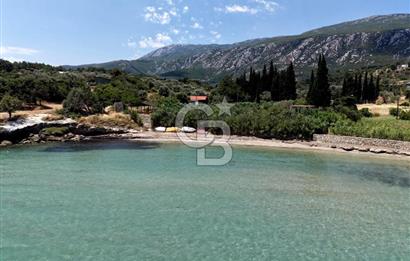Karaburun Kösedere'de 1.731 m2 Arazi İçinde 2 Adet Yazlık Ev