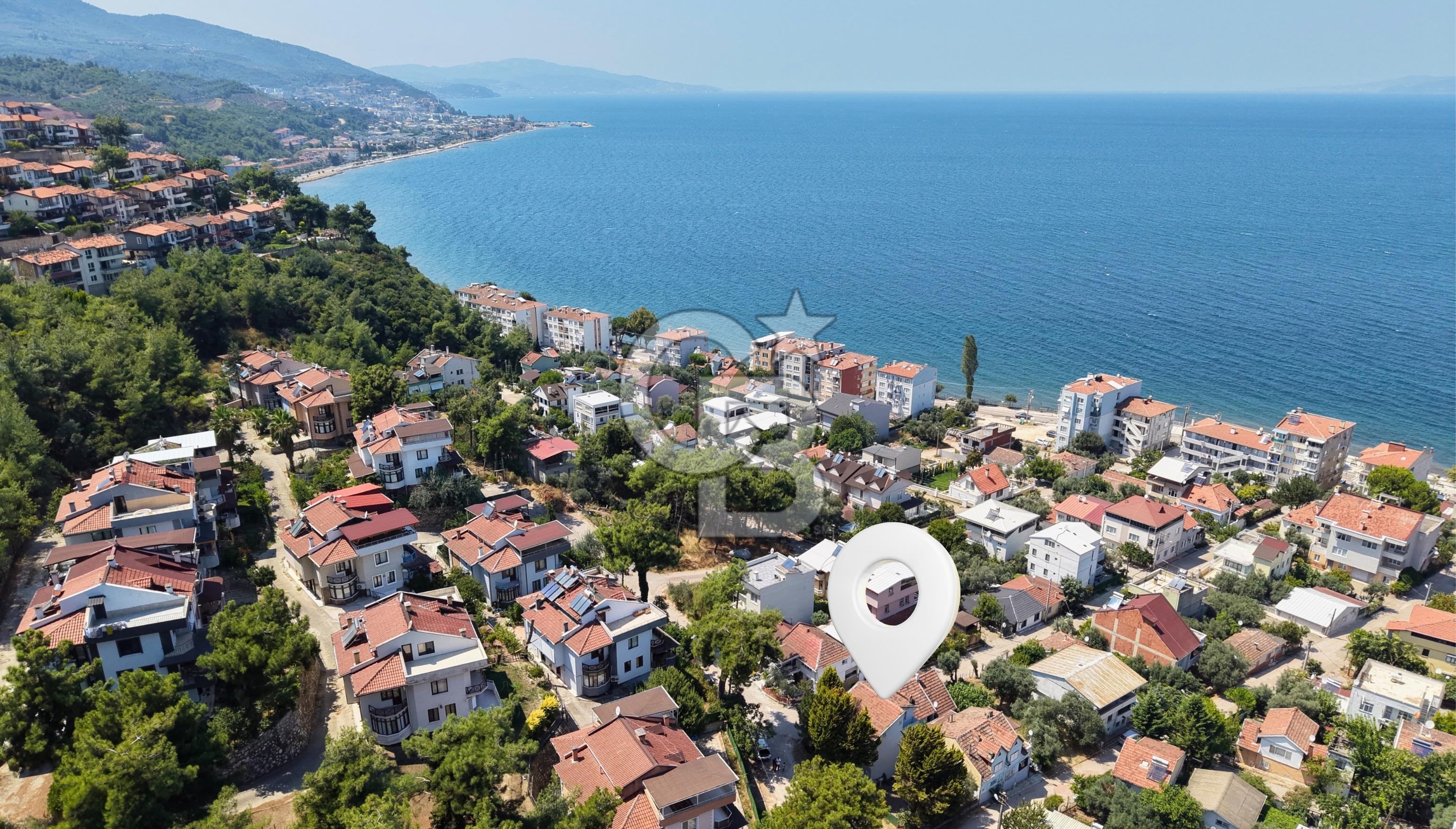 Kurşunlu'da Deniz Ve Orman Manzaralı Geniş Bahçeli Villa