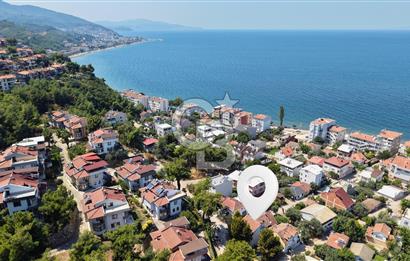Kurşunlu'da Deniz Ve Orman Manzaralı Geniş Bahçeli Villa