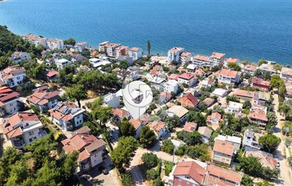 Kurşunlu'da Deniz Ve Orman Manzaralı Geniş Bahçeli Villa