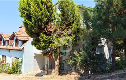 Kurşunlu'da Deniz Ve Orman Manzaralı Geniş Bahçeli Villa
