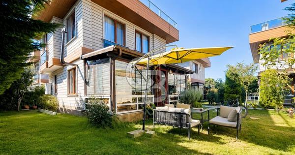 Şile Kumbaba’da Havuzlu Sitede Kış Bahçeli & Barbekülü Lüks Villa - 368048