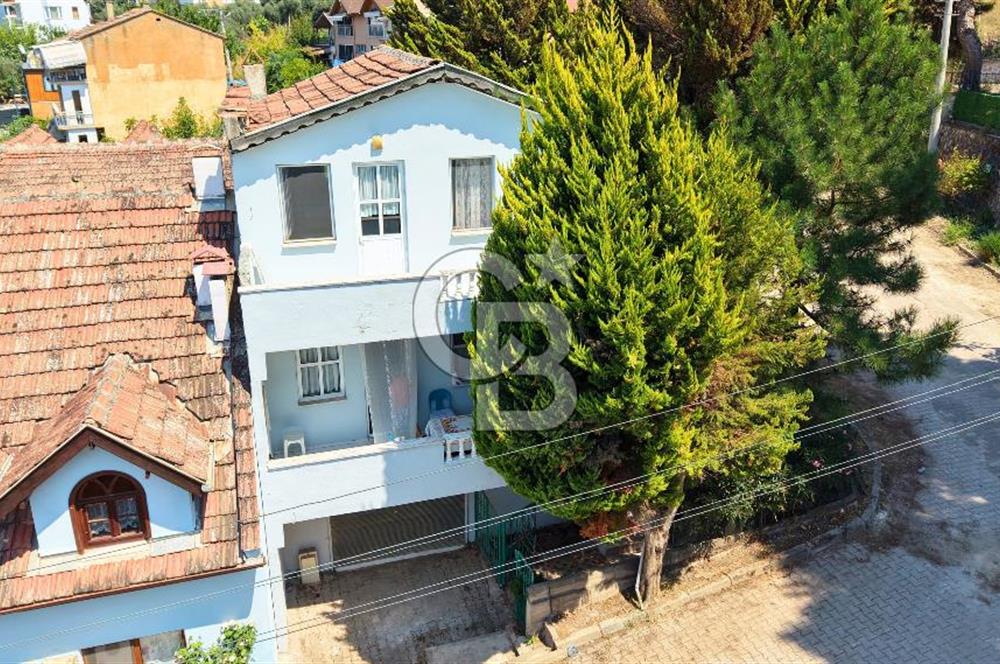 Kurşunlu'da Deniz Ve Orman Manzaralı Geniş Bahçeli Villa