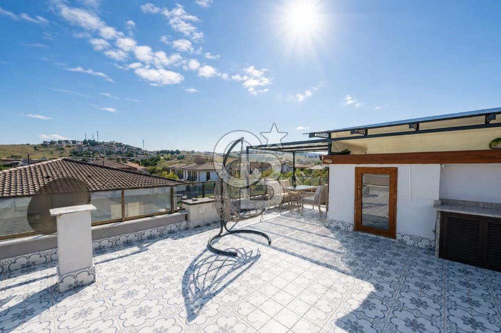 Şile Kumbaba’da Havuzlu Sitede Kış Bahçeli & Barbekülü Lüks Villa