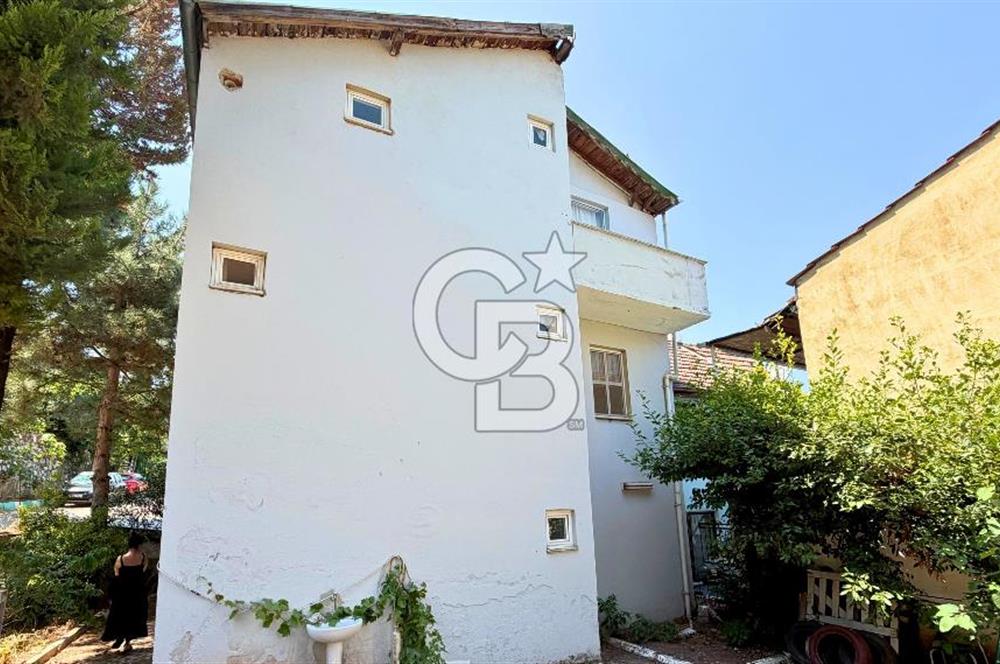 Kurşunlu'da Deniz Ve Orman Manzaralı Geniş Bahçeli Villa
