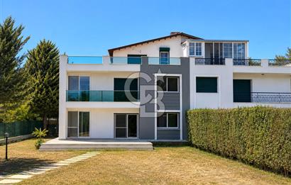 Urla Şirinkent Mah Doktorlar Sitesi Geniş Bahçeli Kiralık Villa