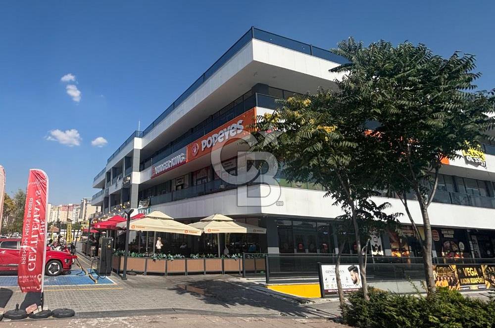 Sincan Fatih Metro Çıkışında, AVM İçinde Satılık Dükkan/Ofis