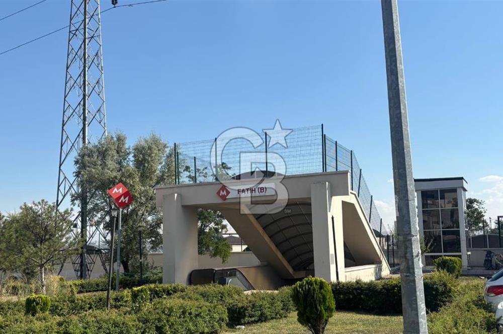 Sincan Fatih Metro Çıkışında, AVM İçinde Satılık Dükkan/Ofis