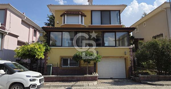 YAŞAMKENTTE FULL+FULL SATILIK VİLLA - 368051