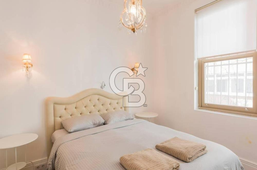 CİHANGİR HAVYAR SOK TARİHİ BİNADA ÖZEL BİR DAİRE