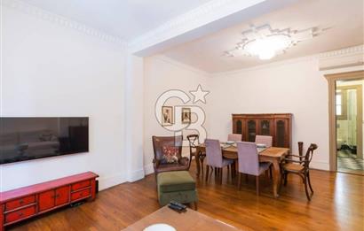 CİHANGİR HAVYAR SOK TARİHİ BİNADA ÖZEL BİR DAİRE