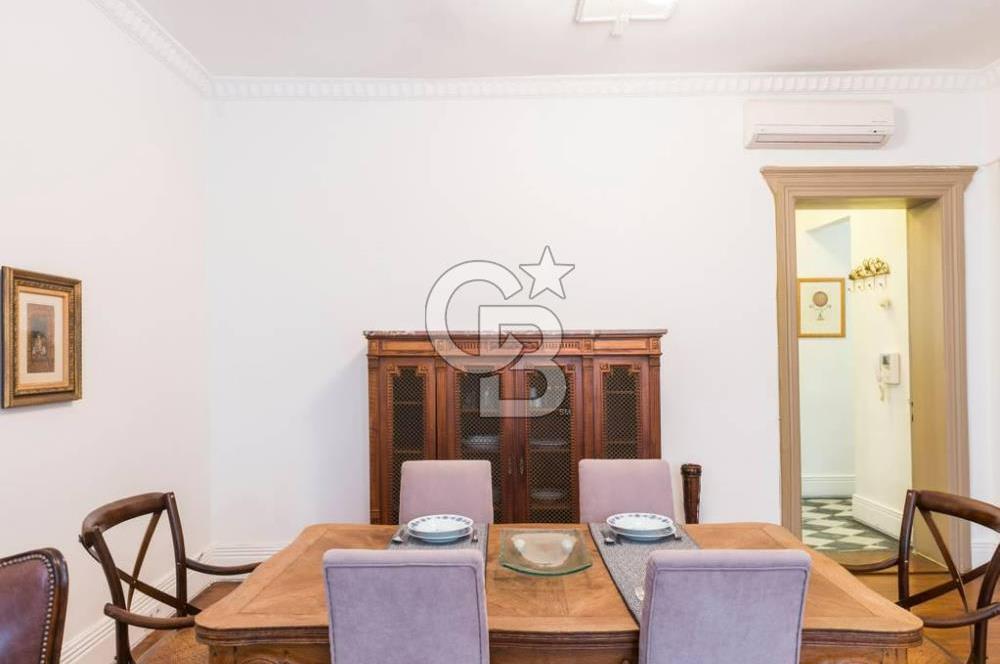 CİHANGİR HAVYAR SOK TARİHİ BİNADA ÖZEL BİR DAİRE