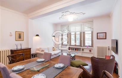 CİHANGİR HAVYAR SOK TARİHİ BİNADA ÖZEL BİR DAİRE