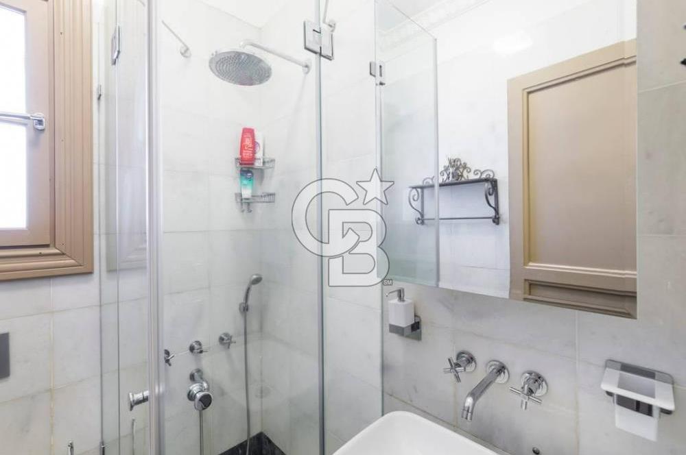 CİHANGİR HAVYAR SOK TARİHİ BİNADA ÖZEL BİR DAİRE