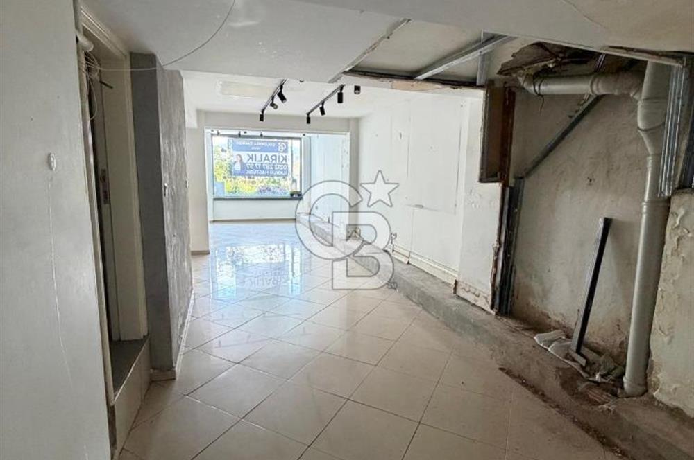 Arnavutköy Sahile Adım Mesafede Ofis/Mağazaya Uygun Dükkan