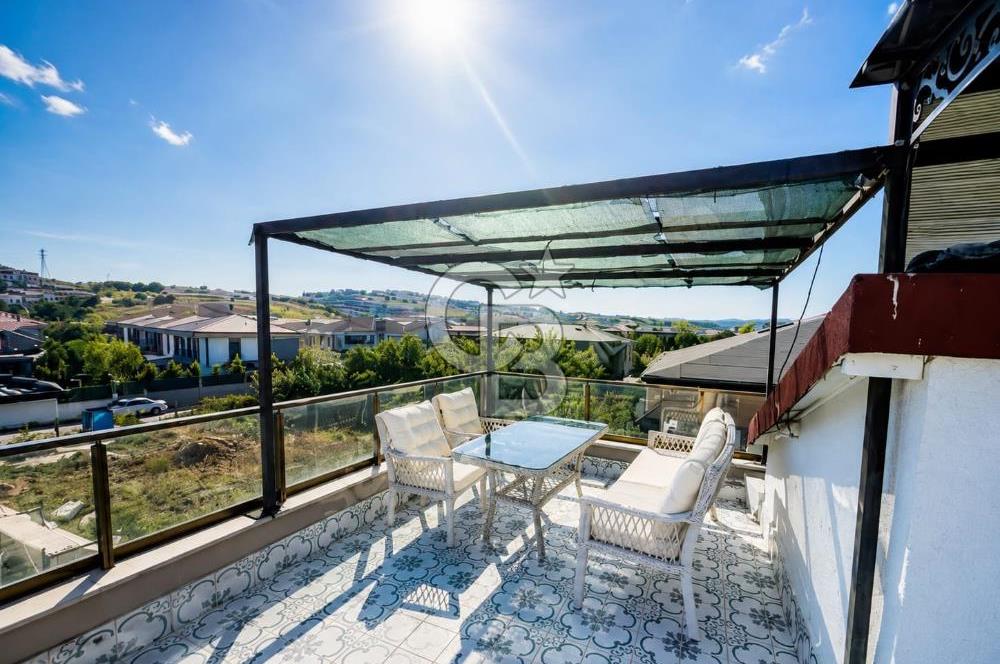 Şile Kumbaba’da Havuzlu Sitede Kış Bahçeli & Barbekülü Lüks Villa