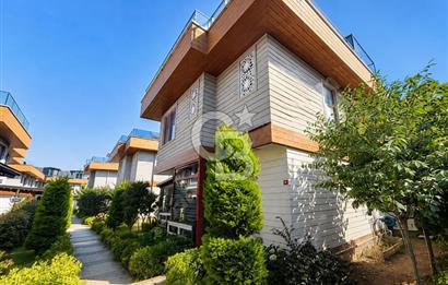 Şile Kumbaba’da Havuzlu Sitede Kış Bahçeli & Barbekülü Lüks Villa