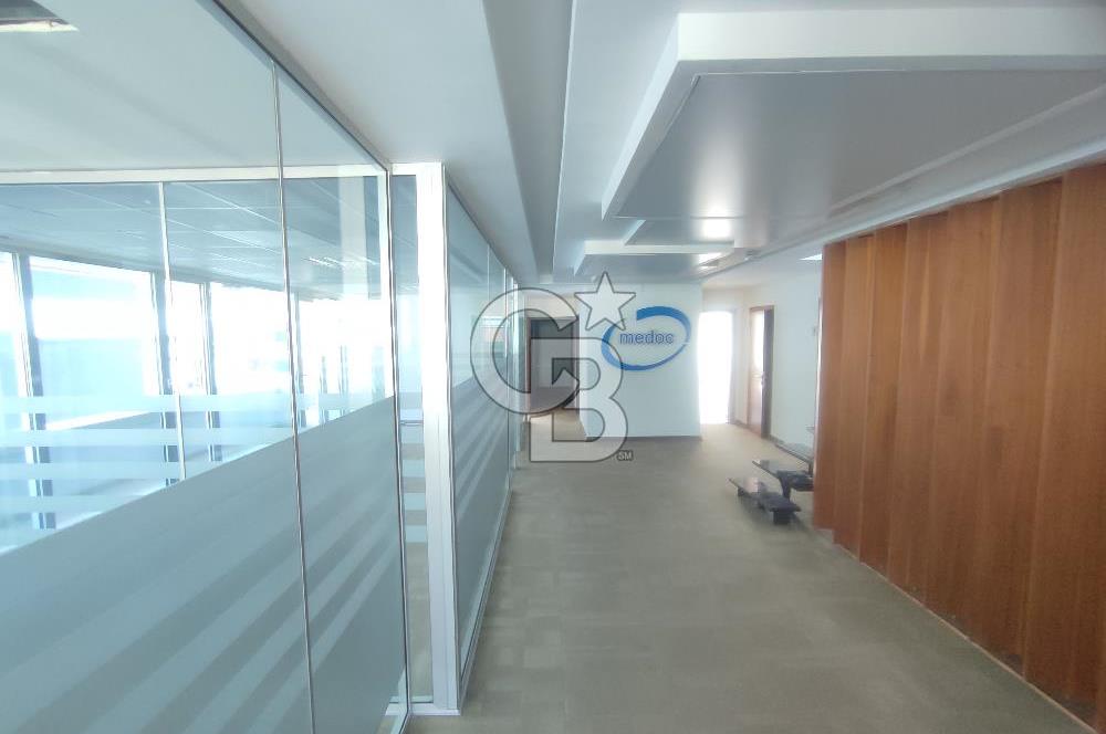 Asansörlü Mustafa Kemal Merkezinde kiralık full yapılı ofis