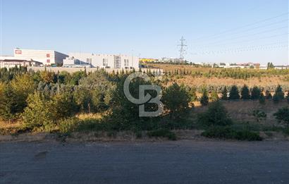 Mutlukent & Çayırova sınırı havuzlu site'de satılık 2+1