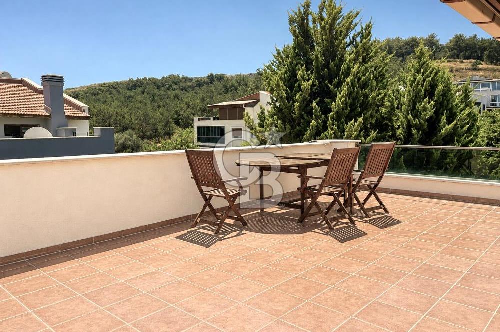 Urla Şirinkent Mah Doktorlar Sitesi Geniş Bahçeli Kiralık Villa