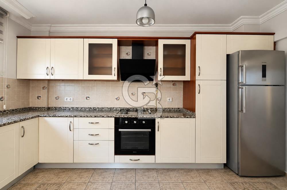 Urla Şirinkent Mah Doktorlar Sitesi Geniş Bahçeli Kiralık Villa