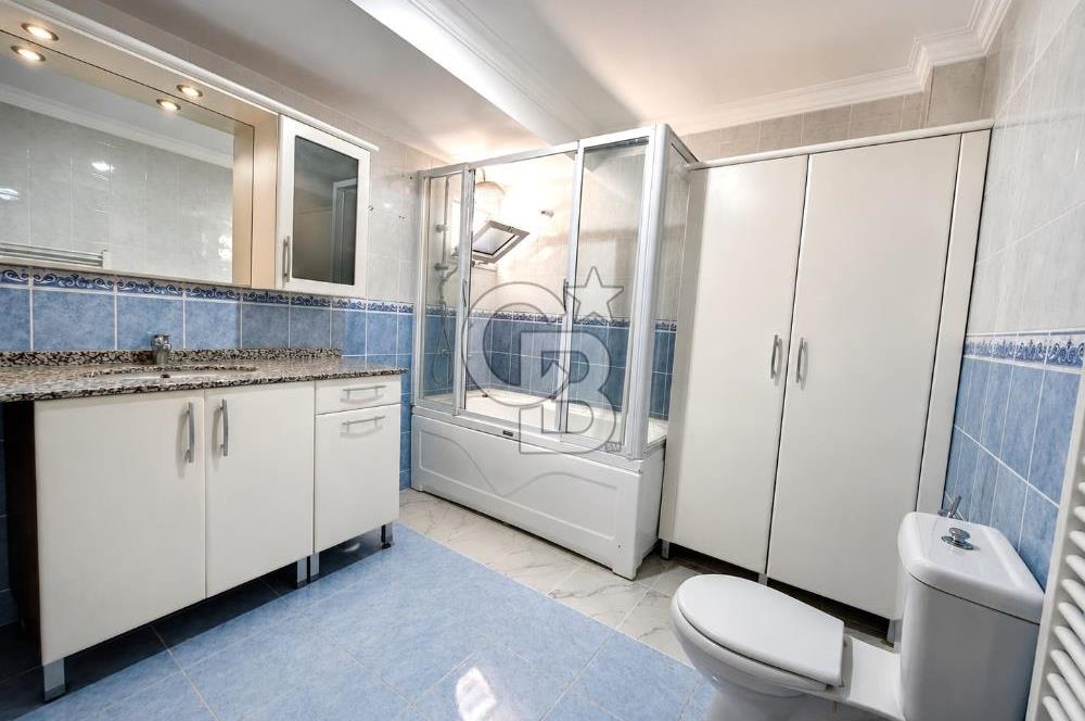 Urla Şirinkent Mah Doktorlar Sitesi Geniş Bahçeli Kiralık Villa
