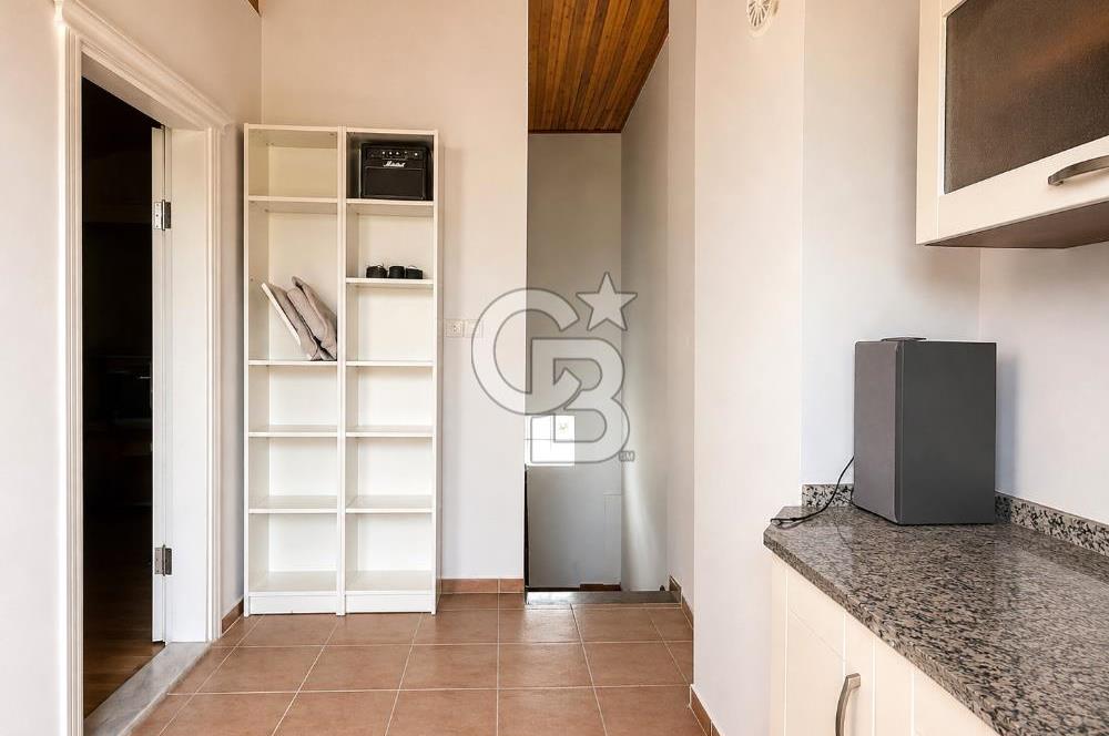 Urla Şirinkent Mah Doktorlar Sitesi Geniş Bahçeli Kiralık Villa