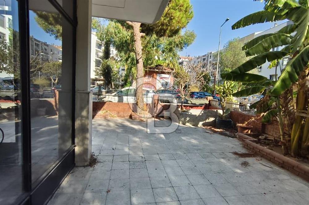 Karşıyaka Bostanlı Kiralık 45 m2 Köşe Dükkan