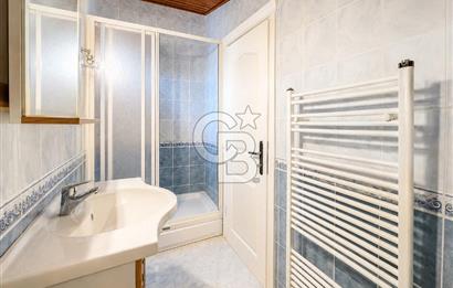Urla Şirinkent Mah Doktorlar Sitesi Geniş Bahçeli Kiralık Villa