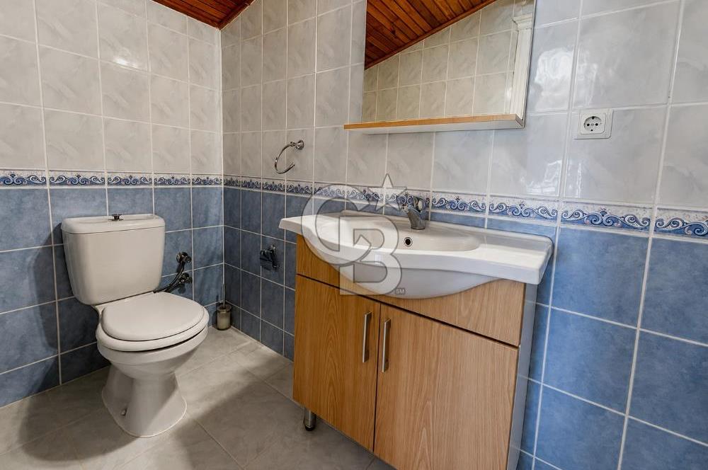 Urla Şirinkent Mah Doktorlar Sitesi Geniş Bahçeli Kiralık Villa