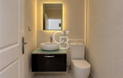 Urla Şirinkent Mah Doktorlar Sitesi Geniş Bahçeli Kiralık Villa