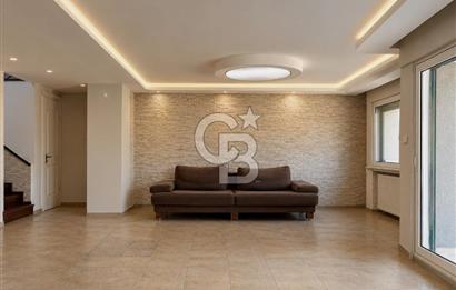 Urla Şirinkent Mah Doktorlar Sitesi Geniş Bahçeli Kiralık Villa