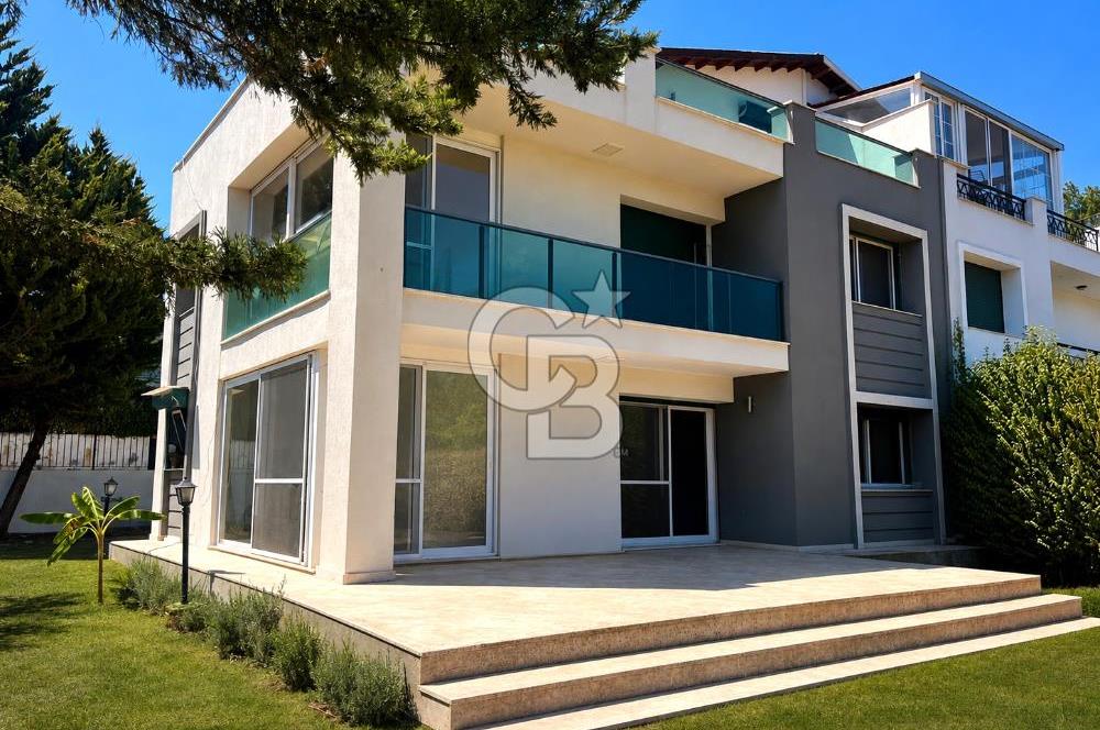 Urla Şirinkent Mah Doktorlar Sitesi Geniş Bahçeli Kiralık Villa