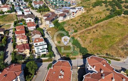 Gümüştepe'de Satılık 897m² Villa İmarlı Köşe Parsel