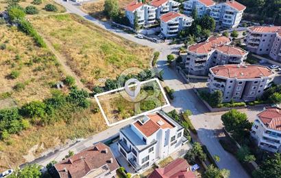 Gümüştepe'de Satılık 897m² Villa İmarlı Köşe Parsel