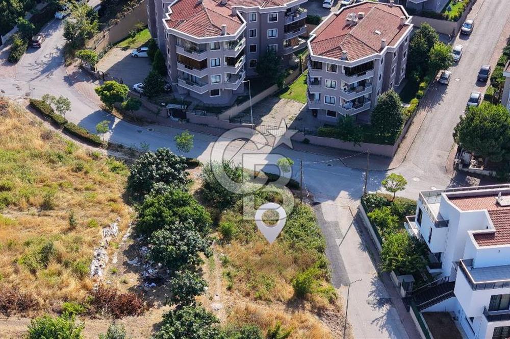 Gümüştepe'de Satılık 897m² Villa İmarlı Köşe Parsel