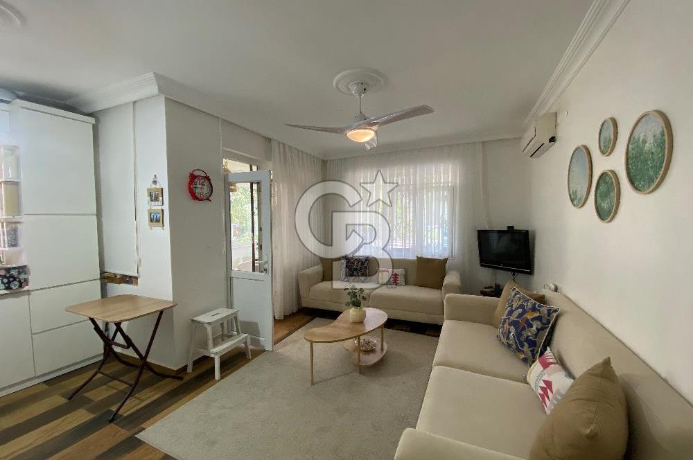 ALTINOLUK’TA DENİZE 200 METRE MESAFEDE ÖZENLE YENİLENMİŞ SATILIK 1+1 DAİRE