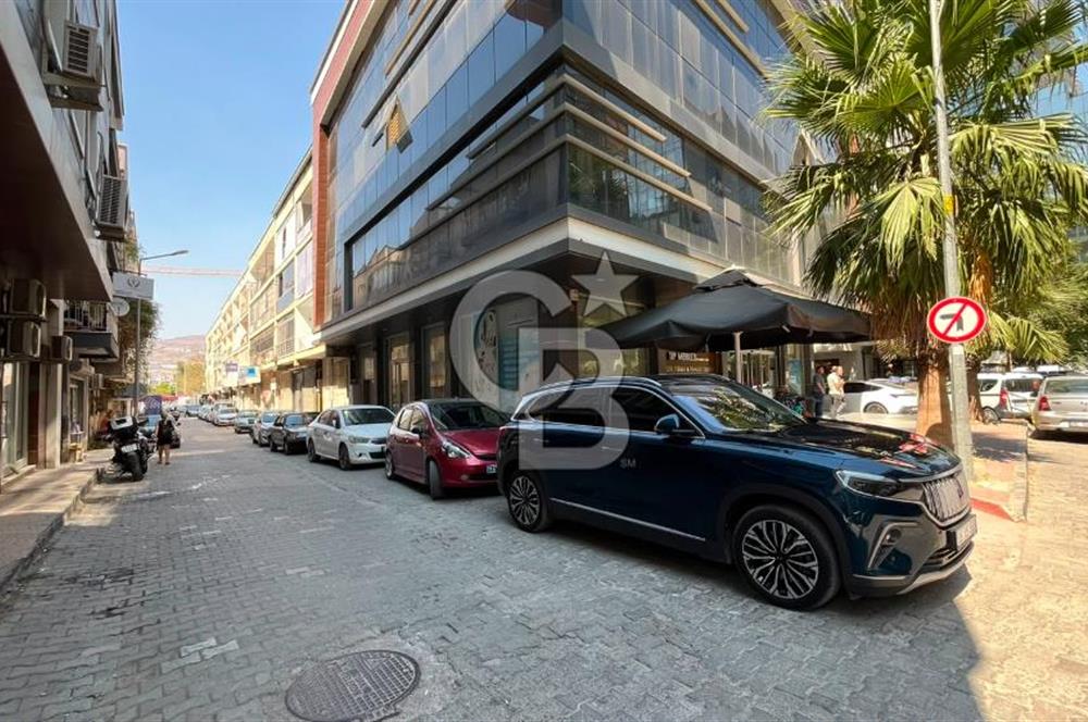 Bayraklı Mansuroğlu'nda 160 m² Full Tadilatlı Doğalgazlı Kiralık Dükkan
