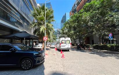 Bayraklı Mansuroğlu'nda 160 m² Full Tadilatlı Doğalgazlı Kiralık Dükkan