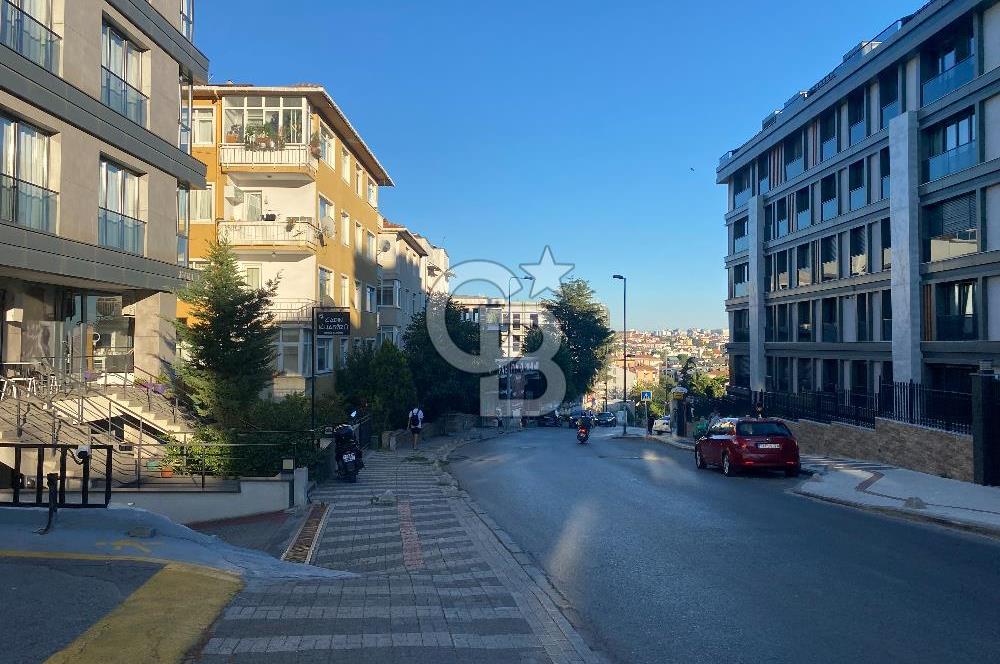 ÜSKÜDAR BARBAROS MAHALLESİ'NDE OTOPARKLI 3+1 KİRALIK DAİRE