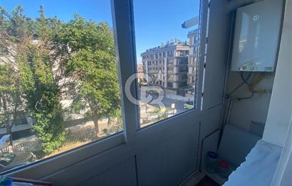 ÜSKÜDAR BARBAROS MAHALLESİ'NDE OTOPARKLI 3+1 KİRALIK DAİRE