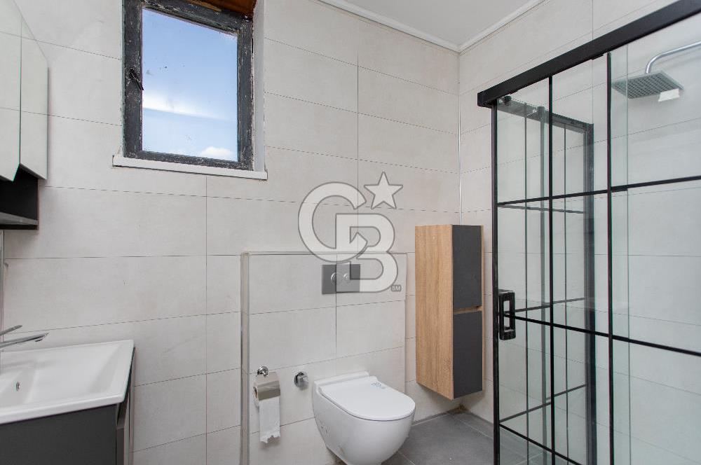 Foça Bağarası Villalar Bölgesinde Kiralık Müstakil 5+2 Taş Villa